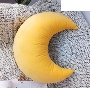 Coussin en forme de lune jaune