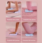 Plusieurs photos montrant une femme ayant ses deux coudes posés sur les coussins, son genoux, la paume de la main et les fesses posés sur le coussin de yoga de couleur bleu.
