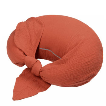 Très joli coussin de grossesse ou d'allaitement de couleur terracotta. Mixte, effet gaze de coton. Belles finitions