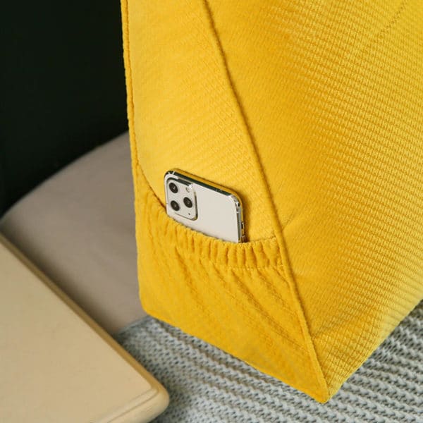 Coussin dossier de lit de lecture couleur moutarde avec une poche pour le smartphone