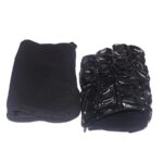 Coussin anti escarre de couleur noir gonflable Anti D cubitus avec sa housse de protection de couleur noir tous les deux sont dégonflés et pliés