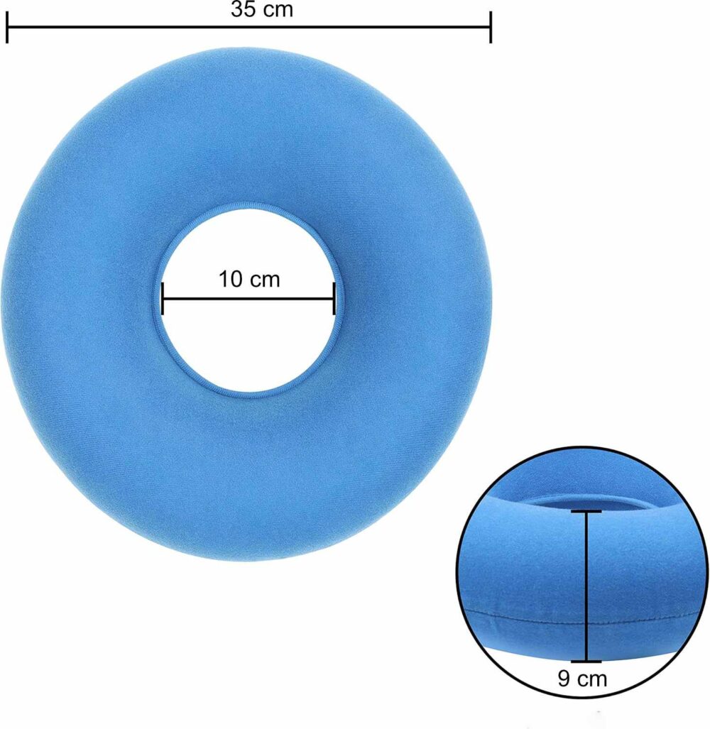 Coussin rond gonflable bleu ciel avec les mesures indiquées dessus, longueur de 35cm, taille du trou de 10cm et épaisseur de 9cm